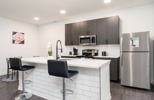 Whitestown Apartment | Corporate Housing by MGM
