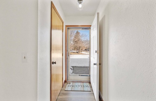 Southwyck House | Corporate Housing Townhouse Cozy yet spacious with finished basement.