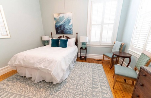 Edenton Bed & Breakfast | Corsair Room - Captain's Quarters Inn, Downtown Historic Edenton