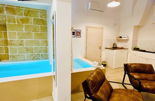 Nardo Apartment | Corte Gabellone historic home, suites with private pool in the heart of Nardò