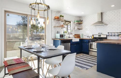Joshua Tree House | Cosmic Rabbit - Family fun with hot tub! home