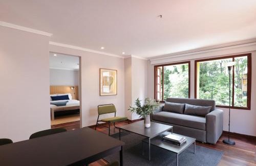 Financial District Apartment | Cosmopolitan Comfort Loft in Zona G 401