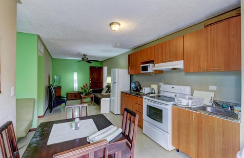 Barrio Santa Lucia Apartment | Costa Linda 804