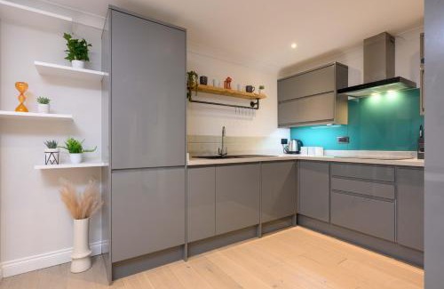Frome Apartment | Cosy 2-Bed Apartment in Frome Near Town Centre!