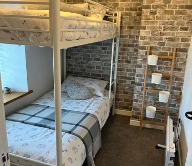 Llanuwchllyn House | Cosy 2 bedroom cottage