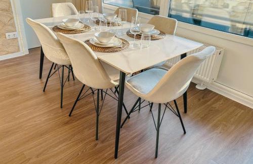 Munchen District Apartment | Cosy 4 room apartment - free parking - balcony - workspace