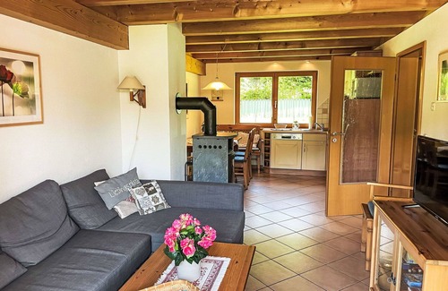 Maxlrain House | Cosy apartment in villa for 6 guests with TV and terrace