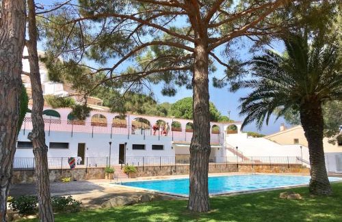 Sant Feliu de Guixols Apartment | Cosy apartment with fabulous SEA VIEWS 70's style