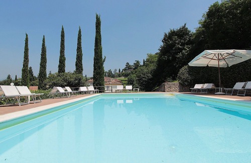 Colognola ai Colli Apartment | Cosy apartment for 8 people with A/C, pool, WIFI and TV, close to Verona
