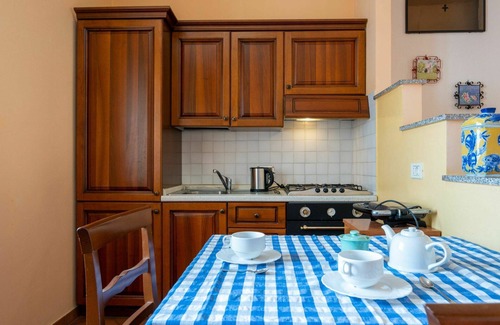 Cortazzone Villa | Cosy apartment in villa for 4 guests with WIFI, pool, TV, patio and pets allowed
