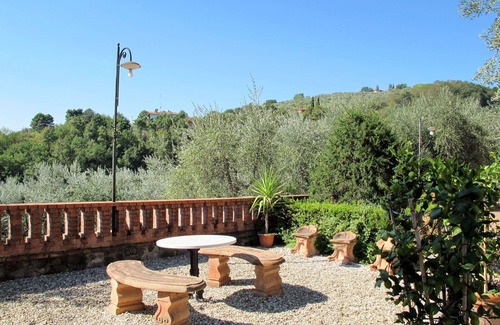 Pieve a Nievole Apartment | Cosy apartment for 4 guests with WIFI, hot tub, pool, TV, patio and pets allowed