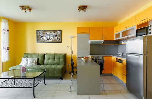 Balatonoszod Apartment | Cosy apartment for 6 guests with TV and balcony