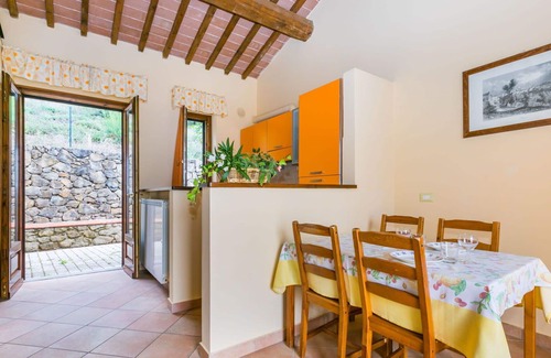 San Baronto Apartment | Cosy apartment for 2 people with WIFI, pool, TV, terrace, pets allowed and panoramic view