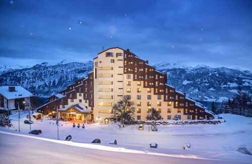 Beatenberg Apartment | Cosy apartment for 2 people with pool, WIFI, TV, terrace and pets allowed