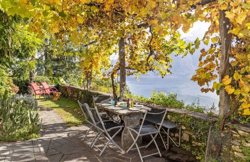 Orselina Apartment | Cosy apartment for 2 guests with WIFI and balcony