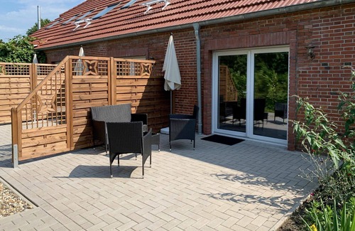 Holtriem Apartment | Cosy apartment for 2 guests with WIFI, TV, terrace and pets allowed