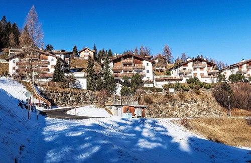 Grisons Apartment | Cosy apartment for 2 guests with pool, WIFI, TV, balcony, pets allowed and panoramic view