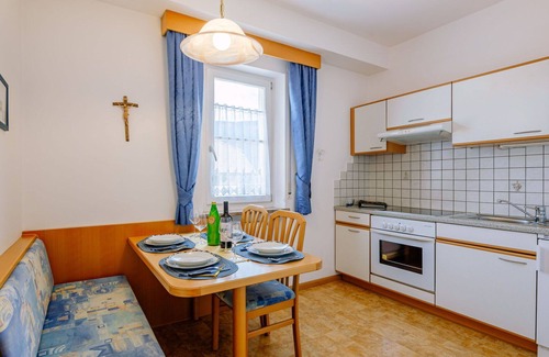 Andriano Apartment | Cosy apartment for 2 guests with WIFI, pool, TV and patio