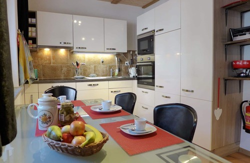 Boenigen Apartment | Cosy apartment for 3 guests with WIFI, A/C, TV and terrace