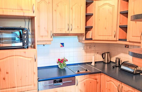 Strobl Apartment | Cosy apartment for 4 guests with WIFI, TV and balcony