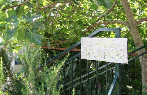 Mosenice Apartment | Cosy apartment for 4 guests with WIFI, TV and terrace