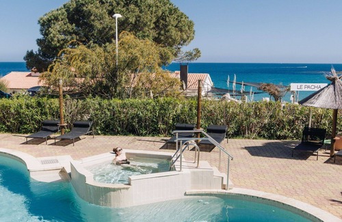 Tarcu Apartment | Cosy apartment for 4 guests with A/C, pool, WIFI, terrace and pets allowed