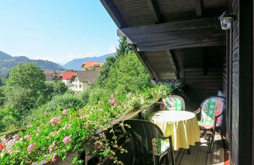 Arriach Apartment | Cosy apartment for 4 people with WIFI, TV and balcony
