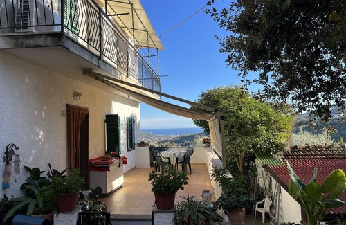 Torrazza Apartment | Cosy apartment for 4 people with A/C, WIFI, TV, terrace, pets allowed and panoramic view