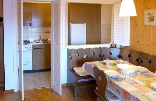 Randogne Apartment | Cosy apartment for 4 people with WIFI, TV, balcony and pets allowed