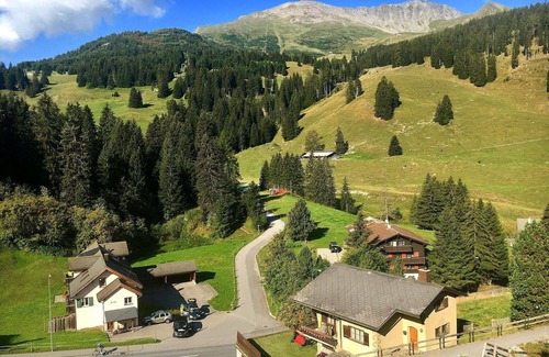 Parpan Apartment | Cosy apartment for 4 people with WIFI, TV and balcony