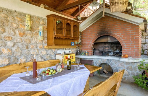 Donji Kraj Apartment | Cosy apartment for 4 people with WIFI, A/C, TV and terrace