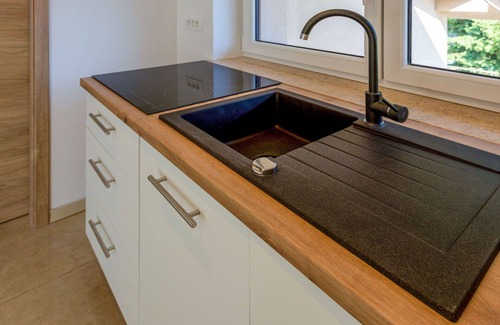 Postojna Apartment | Cosy apartment for 4 guests with WIFI, A/C, TV and panoramic view