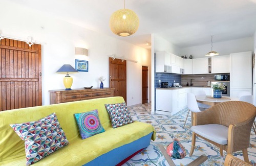 Eden Beach Apartment | Cosy apartment for 5 people with A/C, TV and patio