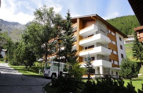 Saas-Fee Apartment | Cosy apartment for 6 guests with WIFI, TV and balcony