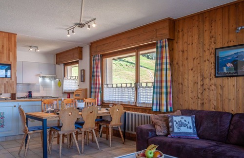 Salins Apartment | Cosy apartment for 6 people with WIFI, TV and balcony