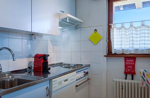 Salins Apartment | Cosy apartment for 6 people with WIFI, TV and balcony