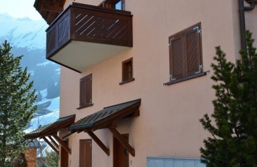 Parpan Apartment | Cosy apartment for 6 guests with WIFI, TV and balcony