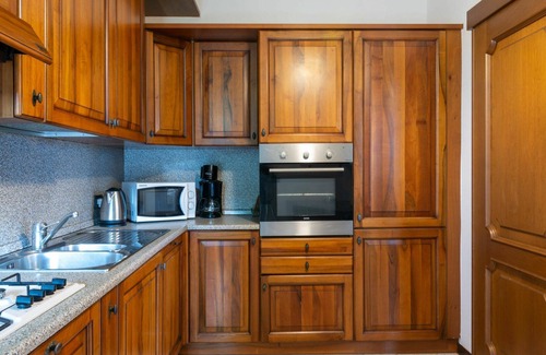 Gera Lario Apartment | Cosy apartment for 6 people with hot tub, WIFI, TV, patio and pets allowed