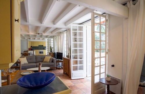 Hyeres Apartment | Cosy apartment for 6 people with WIFI, TV and terrace