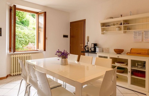 Castello Apartment | Cosy apartment for 8 people with WIFI, TV, balcony and pets allowed