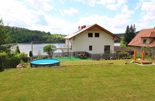 Zupanovice Apartment | Cosy apartment for 9 guests with pool, WIFI, TV, patio and pets allowed