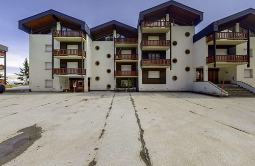 Granges Apartment | Cosy apartment for 4 people with WIFI, pool and balcony
