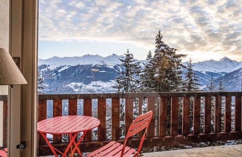 Granges Apartment | Cosy apartment for 4 people with WIFI, pool and balcony