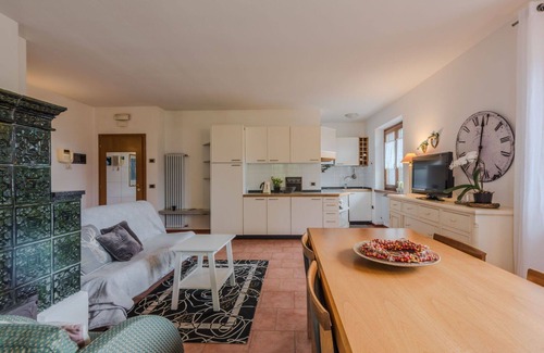 Ranzo Apartment | Cosy apartment for 4 people with WIFI, TV, terrace and pets allowed
