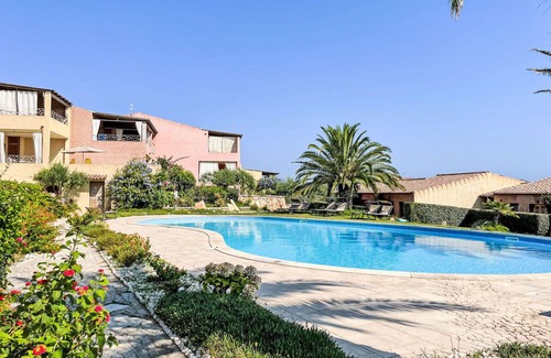 Porto Pozzo Apartment | Cosy apartment for 4 guests with pool, WIFI, A/C, terrace and pets allowed