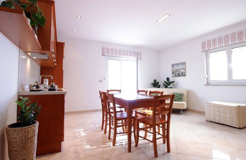Brda Apartment | Cosy apartment for 5 people with WIFI, A/C, pool, TV, patio and panoramic view