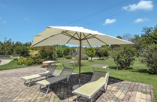 Ariano nel Polesine House | Cosy apartment in villa for 4 guests with pool, WIFI, A/C, TV and patio