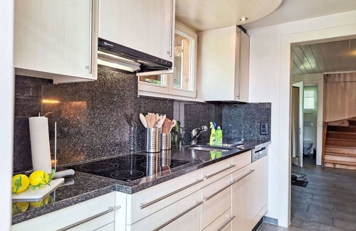 Niederried bei Interlaken House | Cosy apartment in villa for 4 people with WIFI, TV, balcony and panoramic view