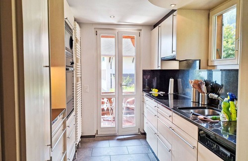 Niederried bei Interlaken House | Cosy apartment in villa for 4 people with WIFI, TV, balcony and panoramic view