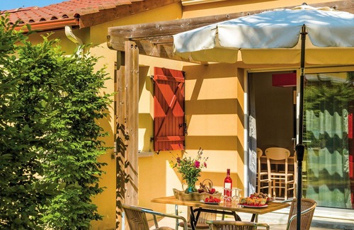 Montignac House | Cosy apartment in villa for 4 guests with WIFI, pool, TV, terrace and pets allowed